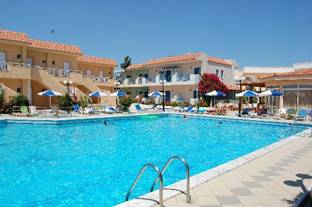 Lavris Paradise: Piscina