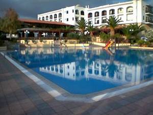 Swimming pool - Hotel Chrissi Amoudia